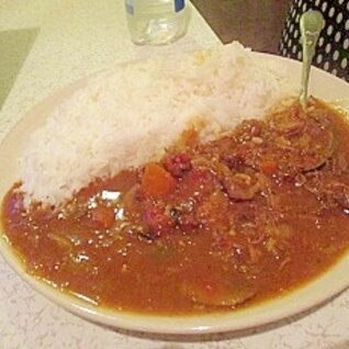 スパイスから作る牛スジテールカレー